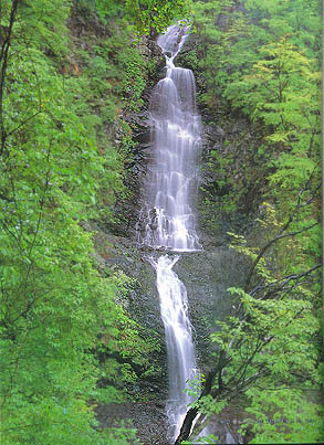 지리산 불일 폭포(Bulilpokpo(waterfalls) in (Mt. )jirisan)
