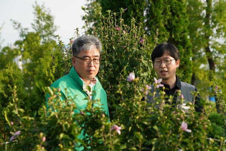 임상섭 산림청장, 광복절 맞아 국립세종수목원 무궁화원 현장점검